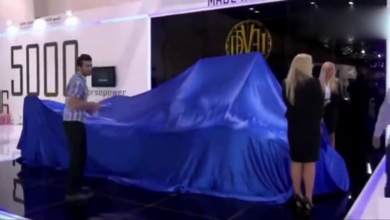 9000万的超级跑车 掀开车布的那一刻 法拉利立马失去光泽了！帅