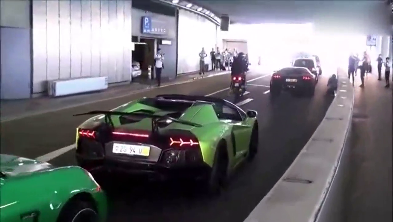 各路性能车齐聚摩纳哥街头