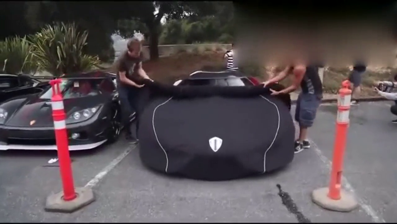 遮车布被拉开的那一瞬间，，这才叫超级跑车啊