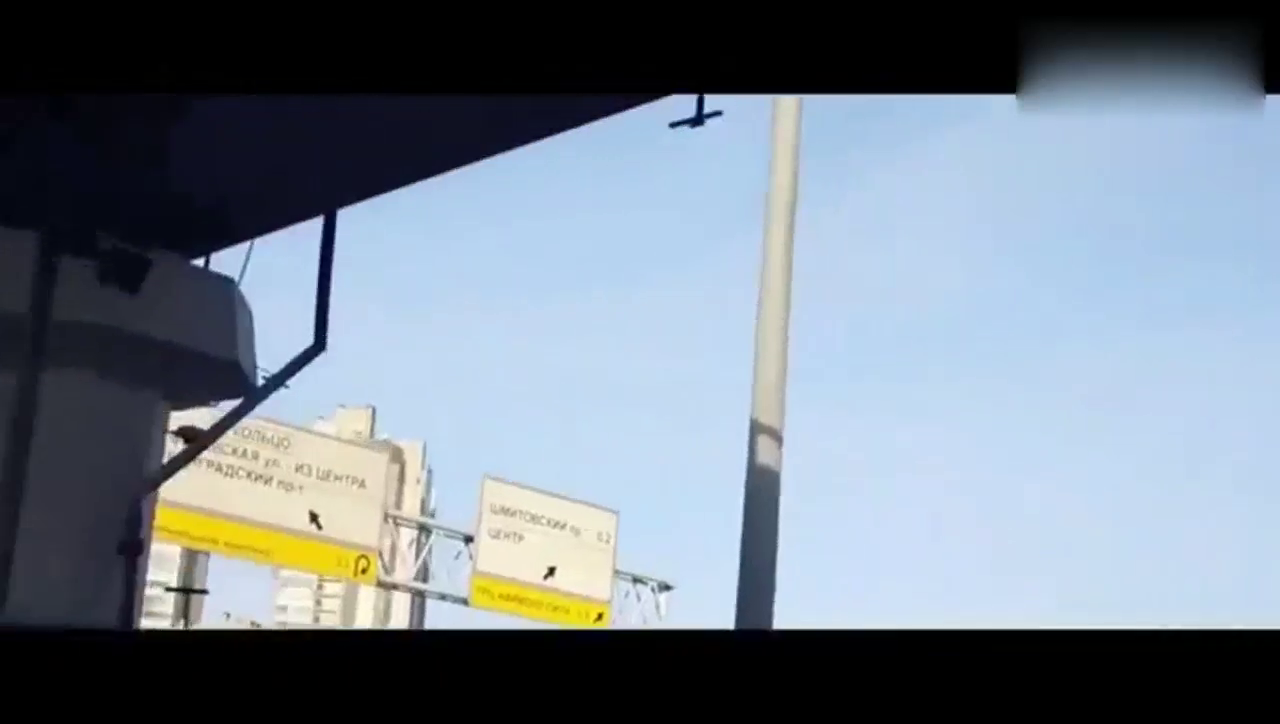 土豪开豪车炸街奔驰巴博斯G63,兰博基尼等跑车街头暴走!