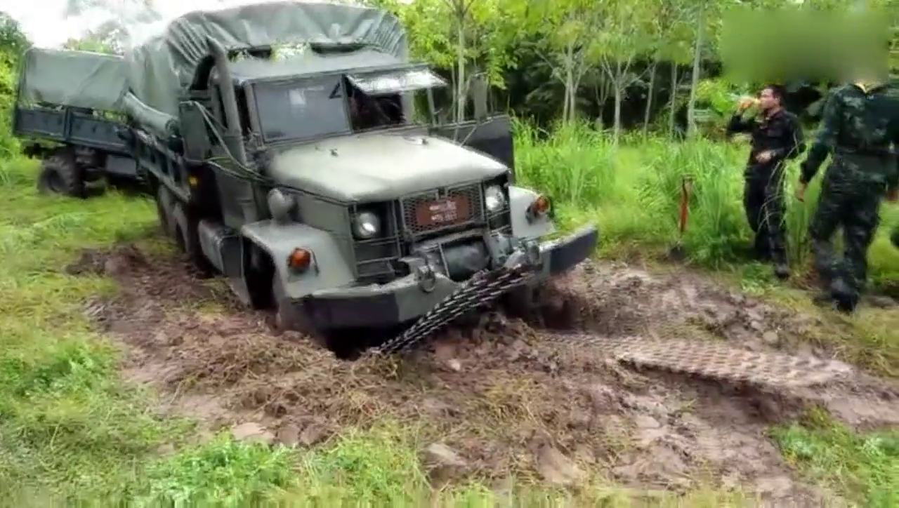 泥浆卡车M35如何自救