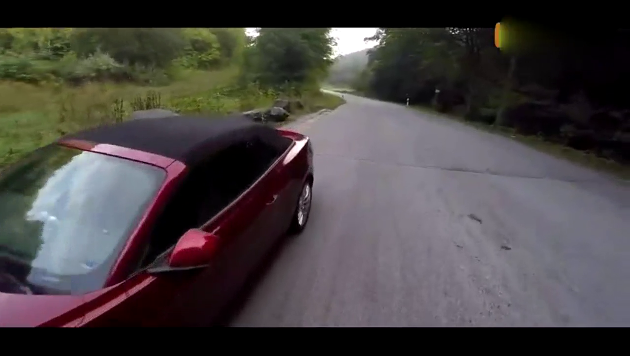 土豪第一视角驾驶敞篷野马GT，手动档的跑车开着就是爽