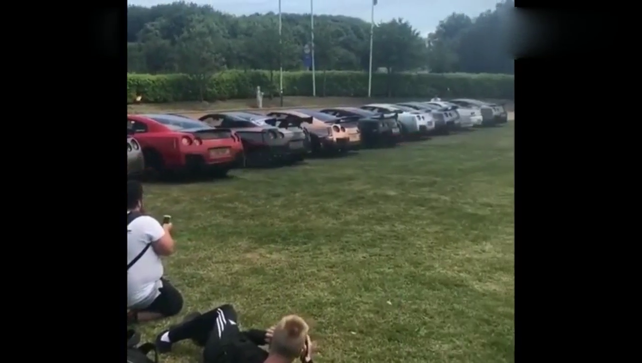 豪华跑车聚会，加油门的瞬间最精彩