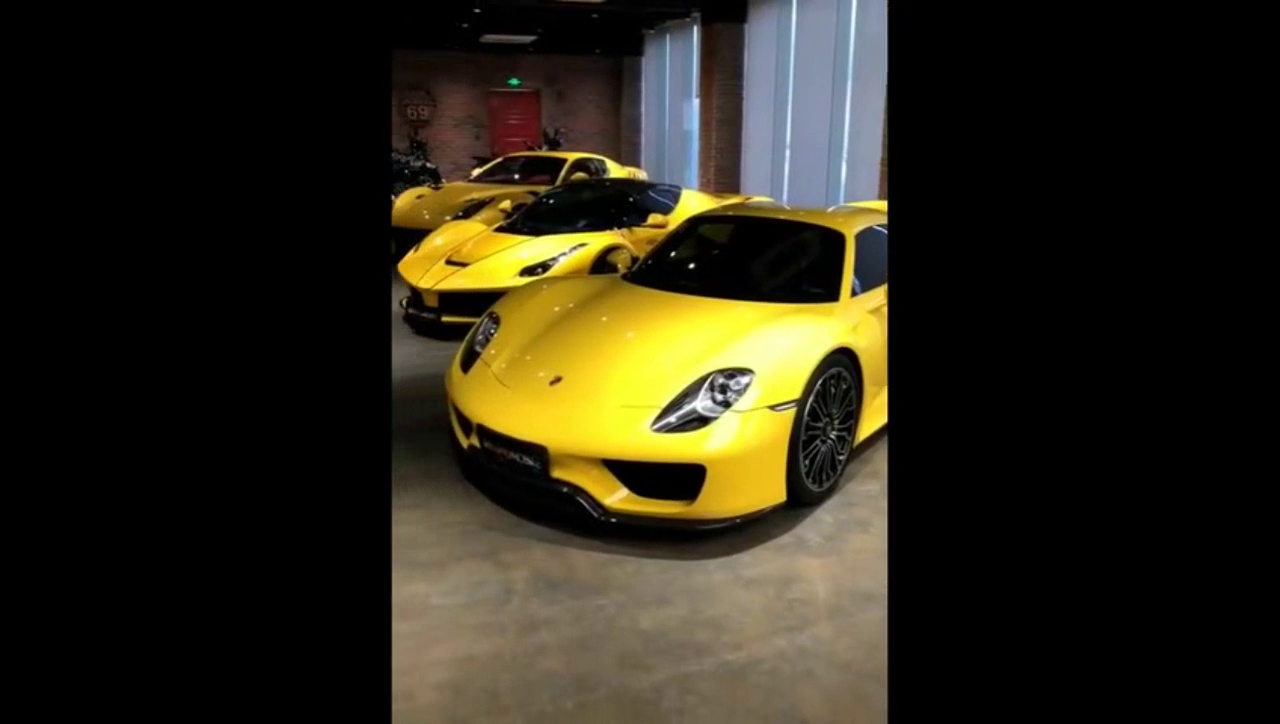 豪华跑车同一个颜色 你会选择哪辆