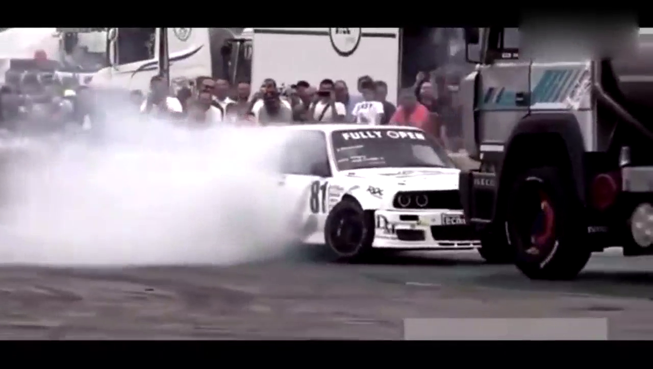 宝马与卡车pk车技，被卡车技术折服