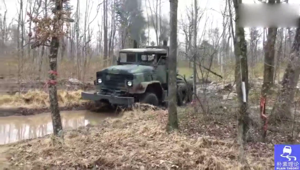 强悍越野卡车泥浆里劈波斩浪，堪称最霸气的车友会