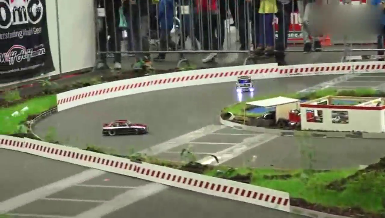 酷炫的RC遥控卡车玩漂移，一个字帅