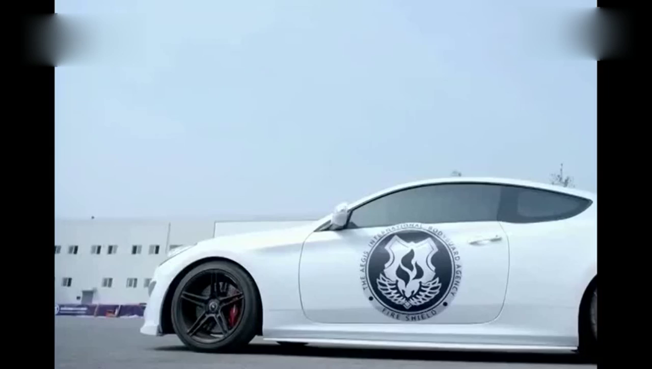 迪丽热巴 马可等美女帅哥开跑车真帅