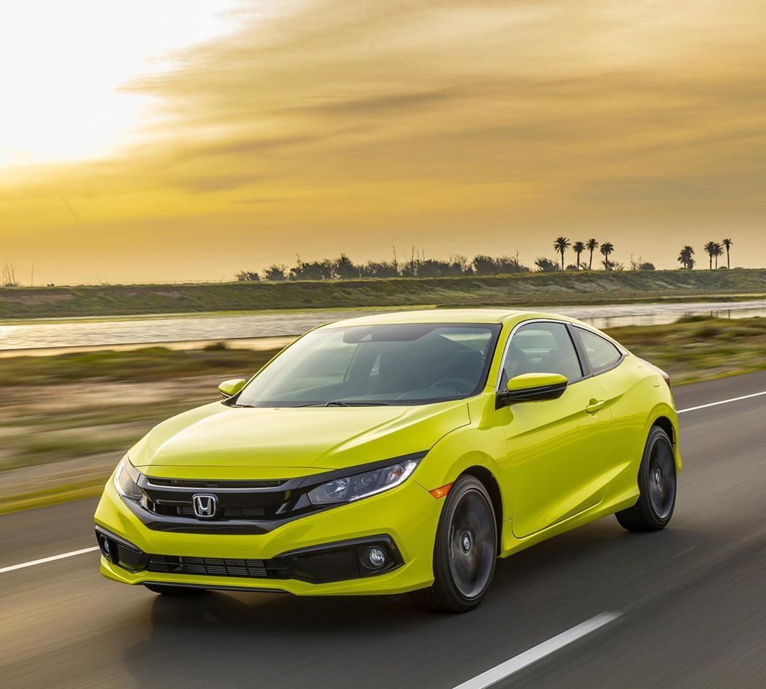 2019款思域运动版,外观略有改动,帅气逼人