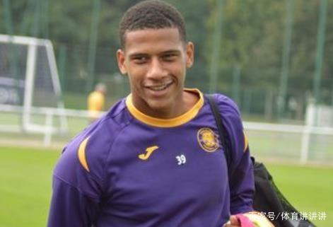 巴萨夏季首签,阵容年轻化,梅西迎来19岁法国后