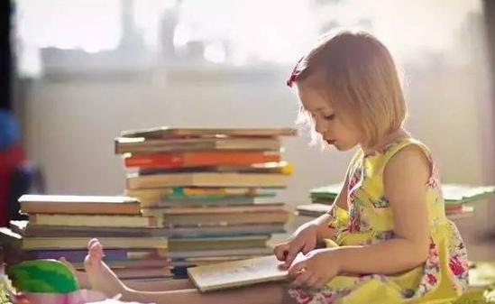教育学家这几本书对孩子影响深远,在孩子小时