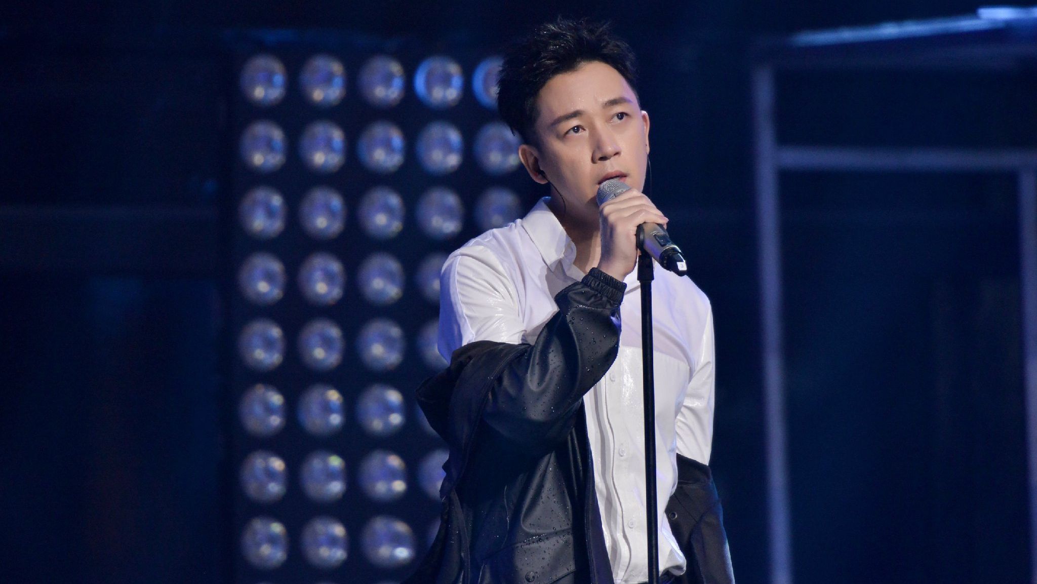 2020跨界歌王决赛排名_那英《跨界歌王》决赛助阵王凯夺冠,这个举动却被