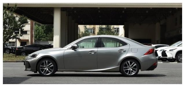 公认的高性能好车,全系爱信8AT,纯进口仅27万,可惜懂的人少