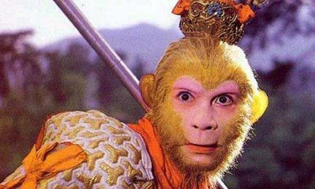 六小龄童居然开的是这种车，章老师真的是太简朴了