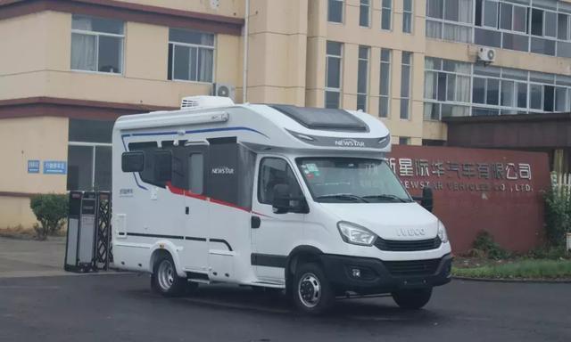 紧跟潮流新星依途T600小额头C型房车
