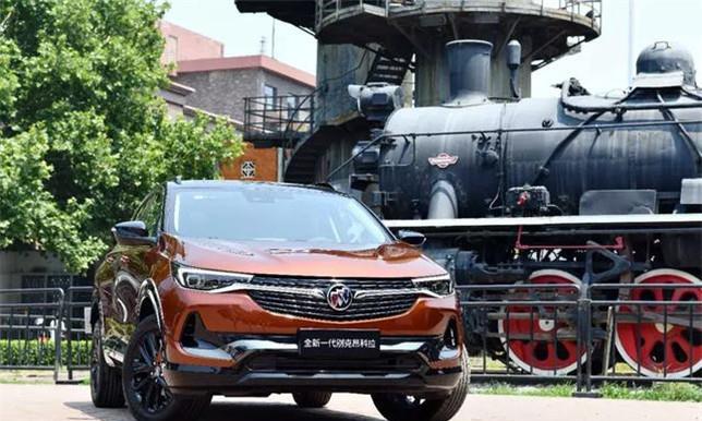 新款昂科拉更潮流运动，内饰档次更高更实用，唯一不好就是三缸机