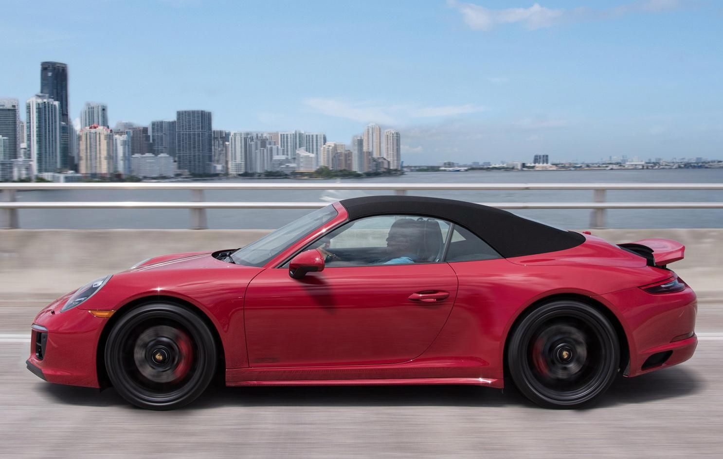 想知道“保时捷“最近有什么新消息么，都在这里了