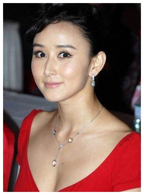 嫁“国外首富”做拿督夫人，丈夫不忍打扰她睡觉，情愿切除器官