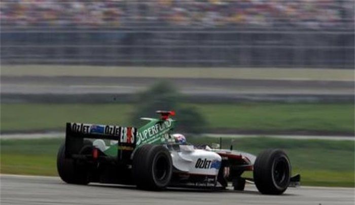 米纳迪赛车：灵动的设计，车身个性而帅气，彰显魅力