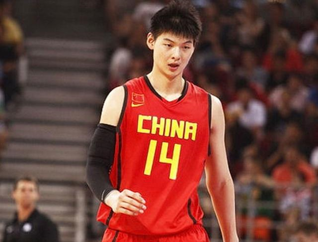 王哲林本赛季变霸榜王他有三大转变,成中国男