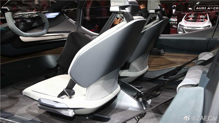奥迪TRAIL Quattro纯电越野概念车发布：外观似探月车