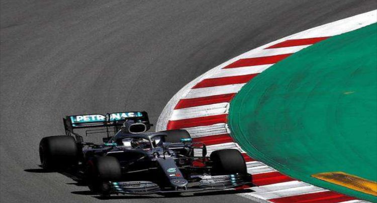 红牛二队：介绍这组赛车，看赛车是一种享受，很有派头