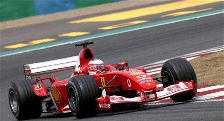 库伯赛车：如火般热烈，方程式赛车外形夺目，很有气势