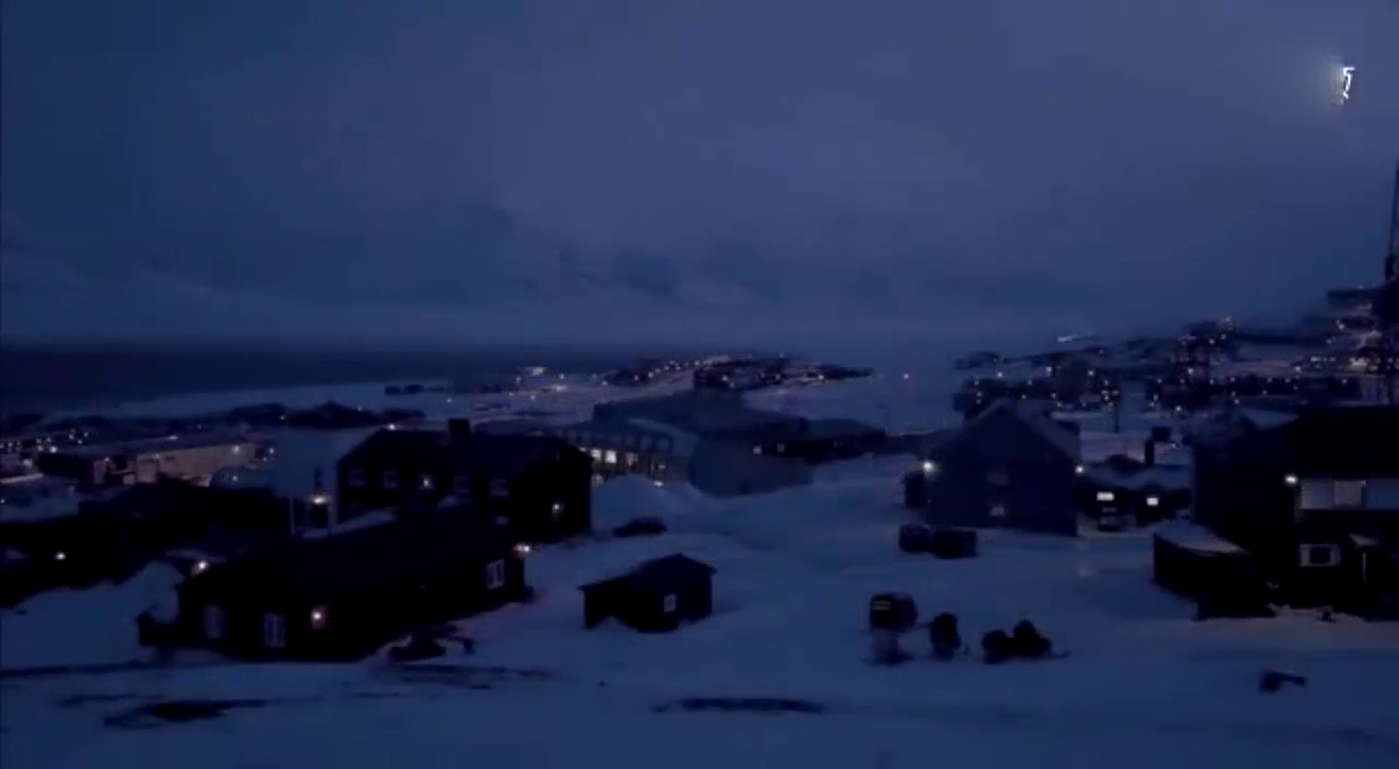 卡车油箱被冻住用火烧融 最冷城市诺里尔斯克