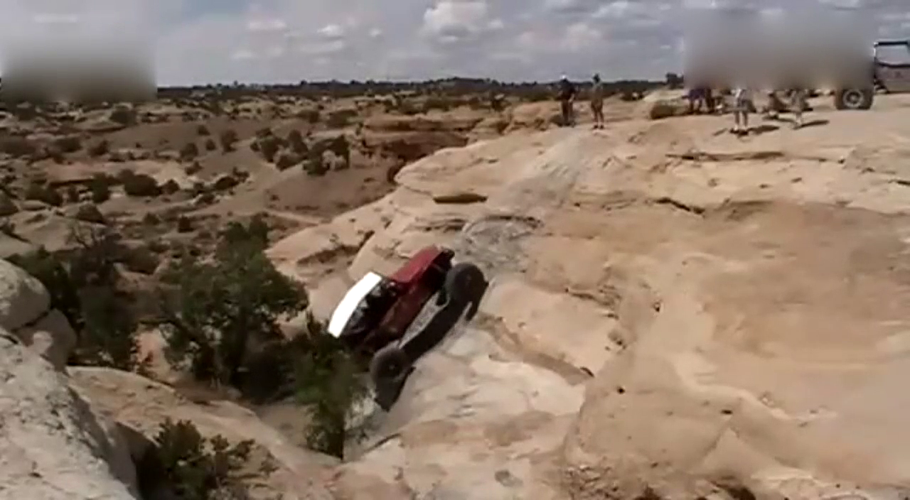 改装车越野爬坡，减震性能太好了，爬坡时好像是在车zhen！