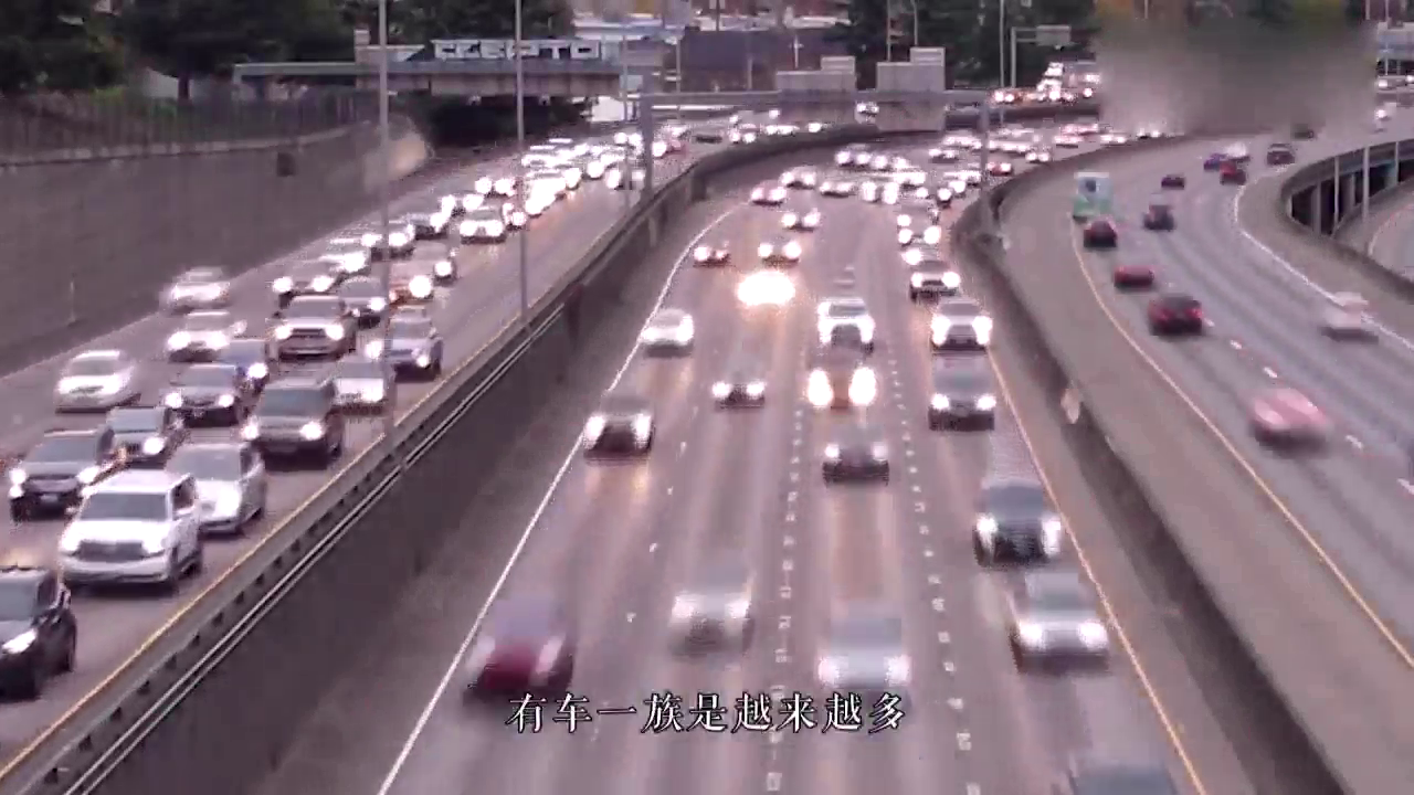 油价都已破8元，两桶油却表示仍亏损，车主吐槽：钱都哪去了