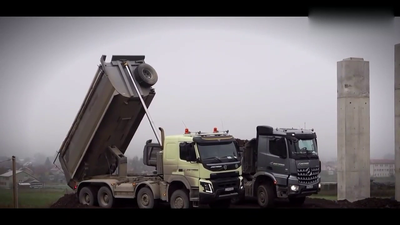 奔驰和沃尔沃卡车看卸货就知道，谁的效率高