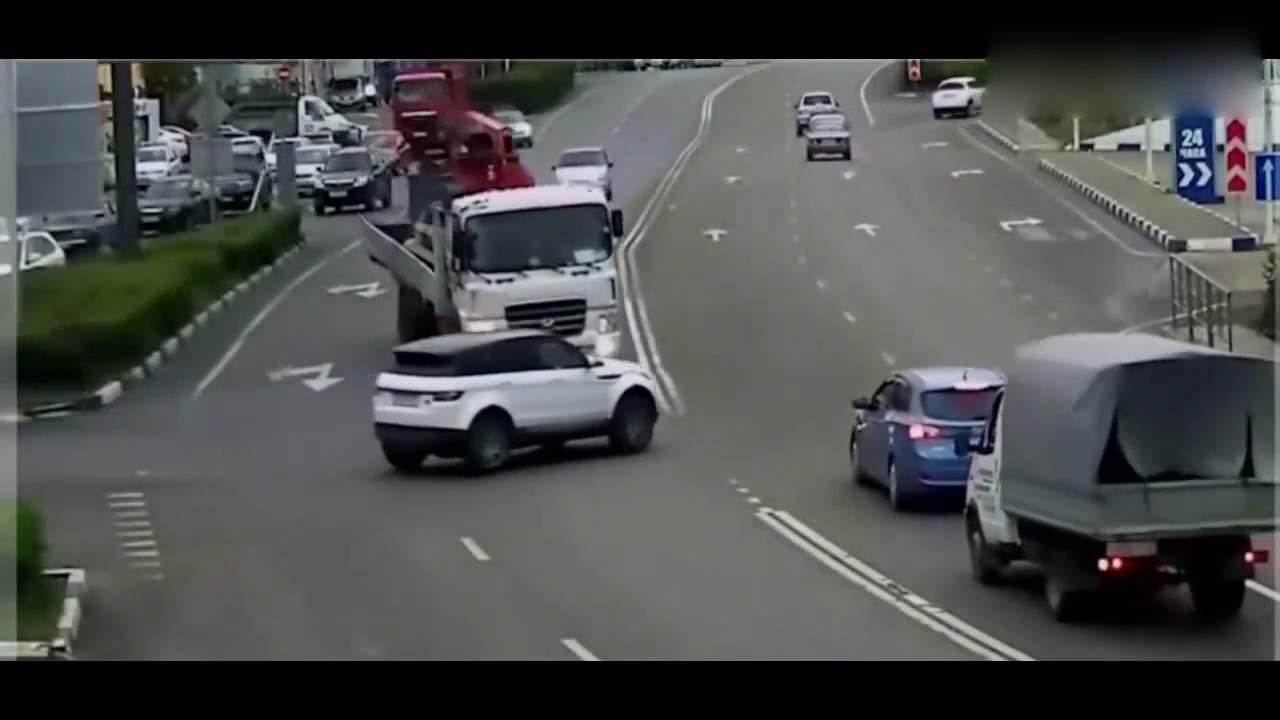 大家评论一下路虎有没有错？