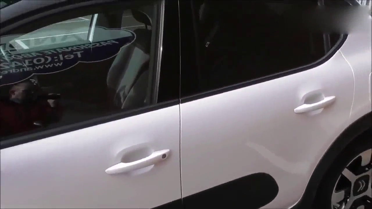 9万落地买合资高颜值SUV,雪铁龙C3真是帅,果断放弃宝骏560