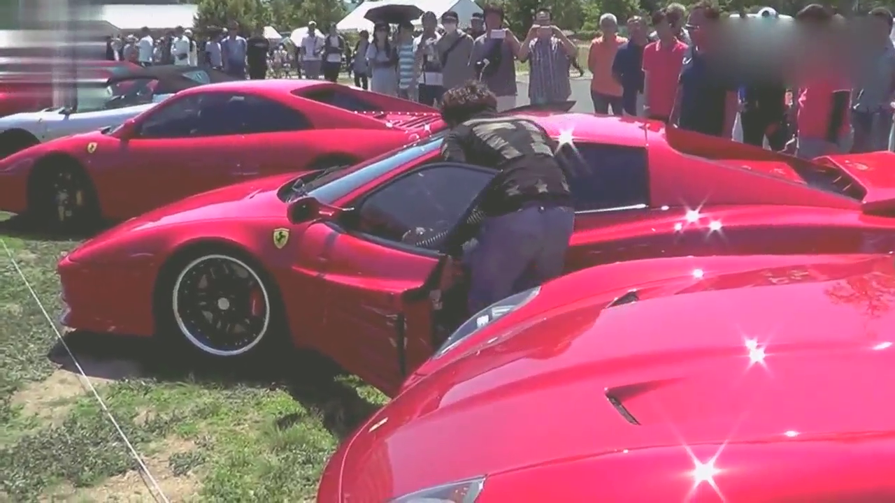 红色法拉利跑车简直拉风至极，众泰什么时候能出这款