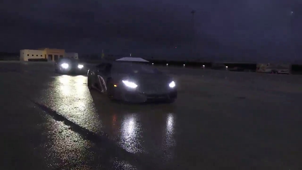 超级跑车聚会，看到赛道表现，才知道超级跑车抓地力有多强