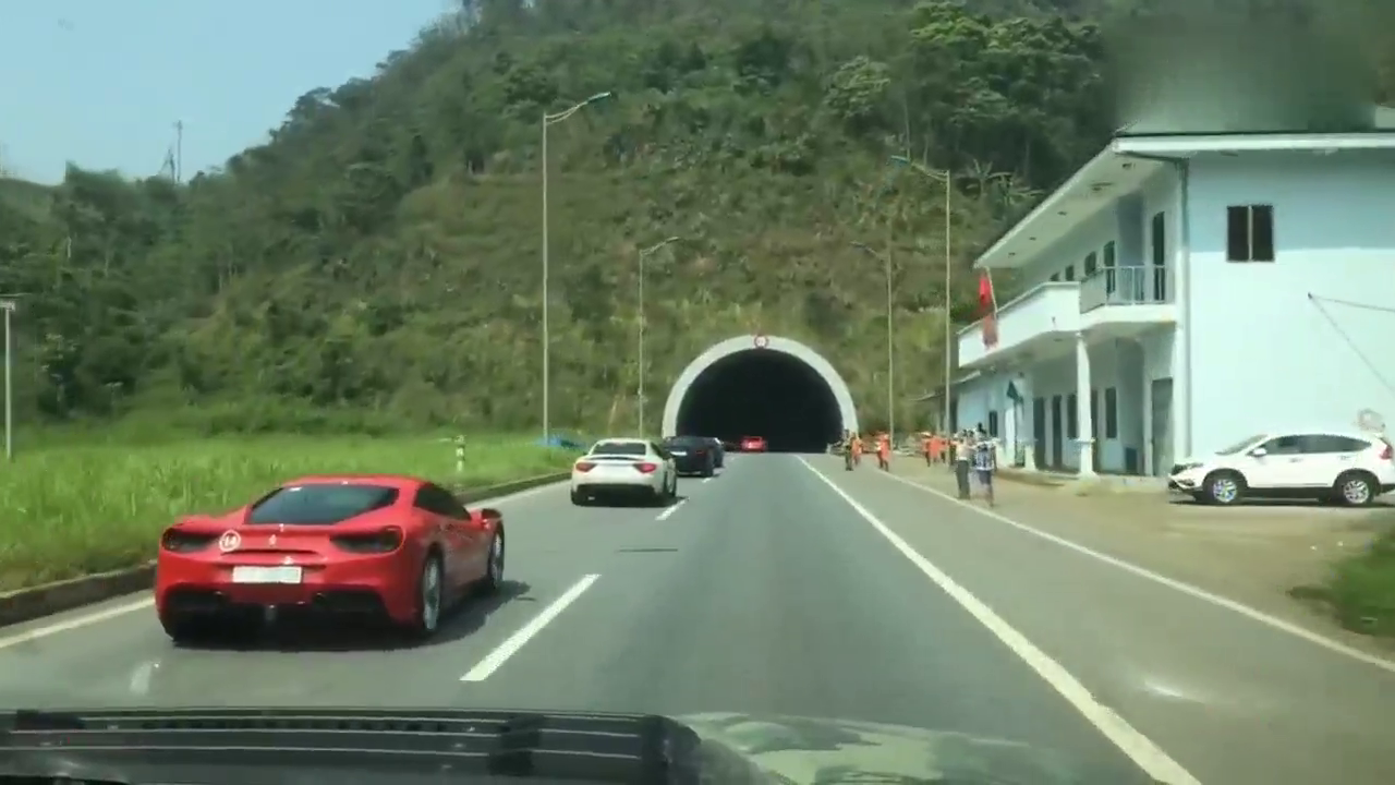 超级跑车巡街，兰博基尼，法拉利，玛莎拉蒂，看完也想买跑车