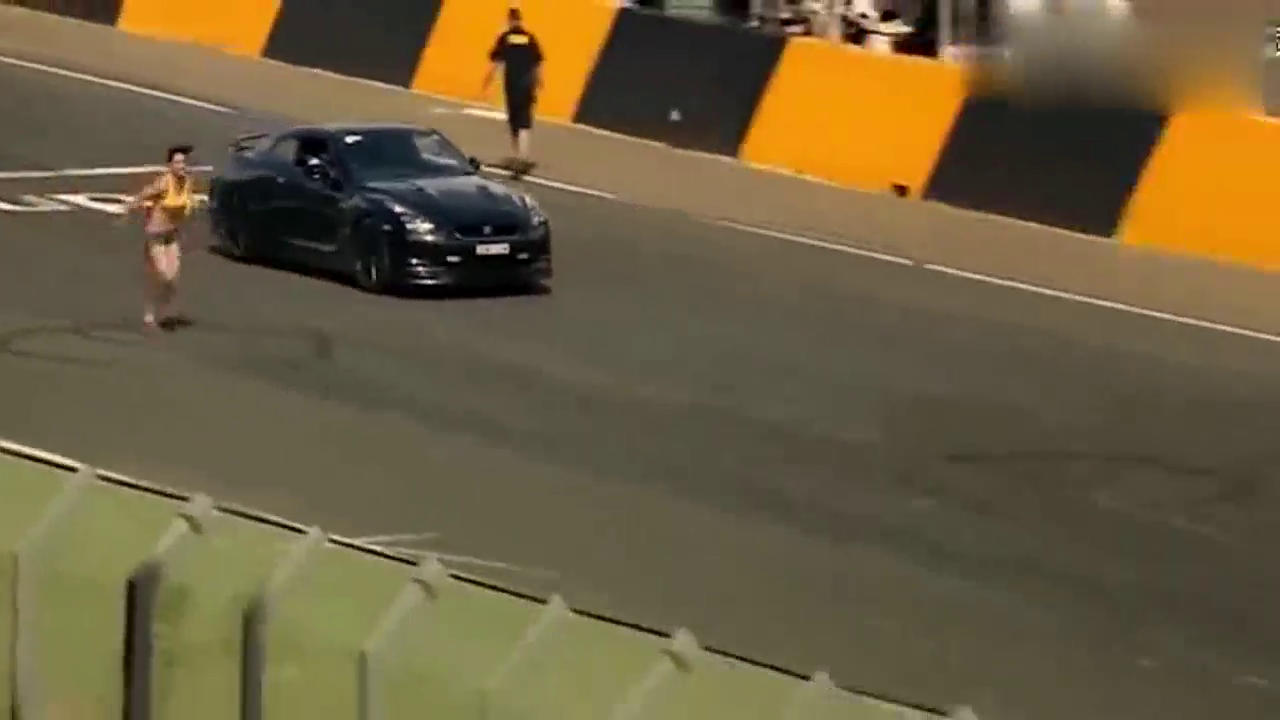 跑车和职业运动员的速度差多少，五秒以后立马见分晓！