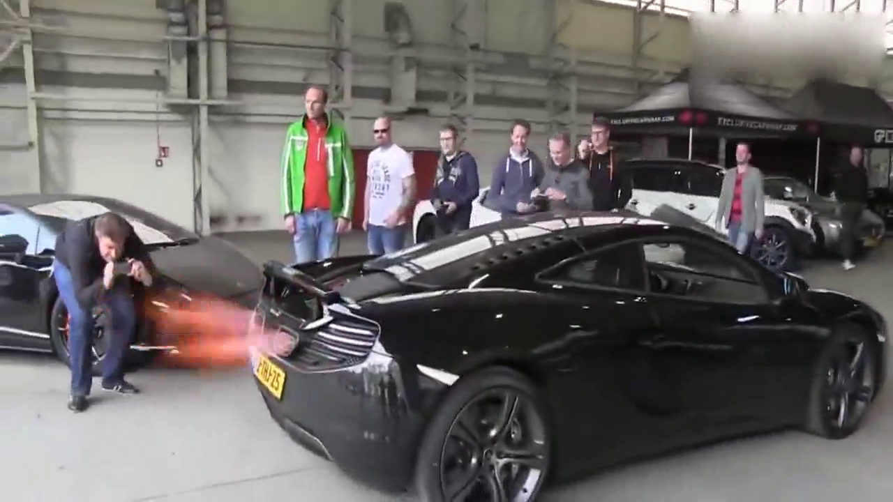 超级跑车喷火锦集，带你见识一下它们的霸气