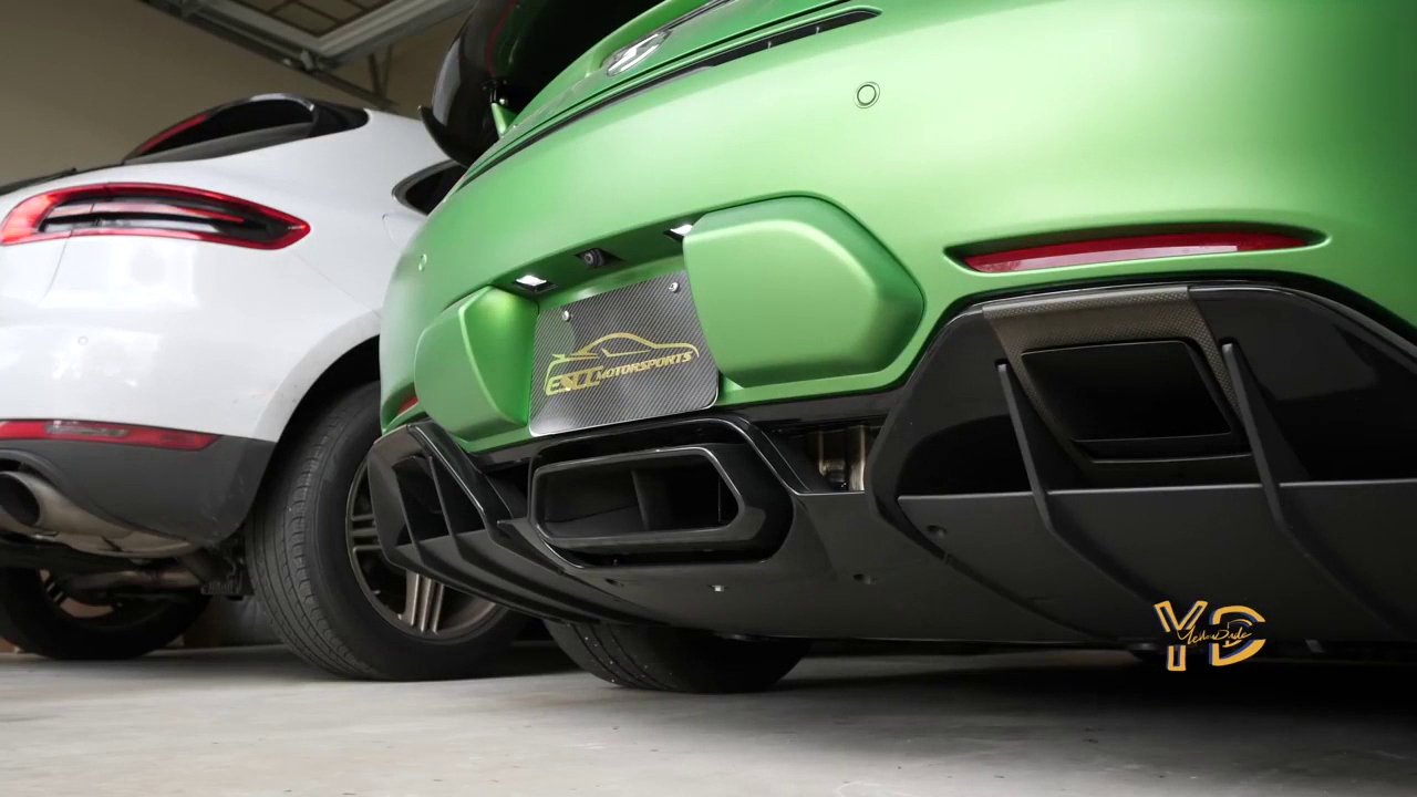 美女试驾奔驰GTR跑车，终于知道大家为什么喜欢开超跑了