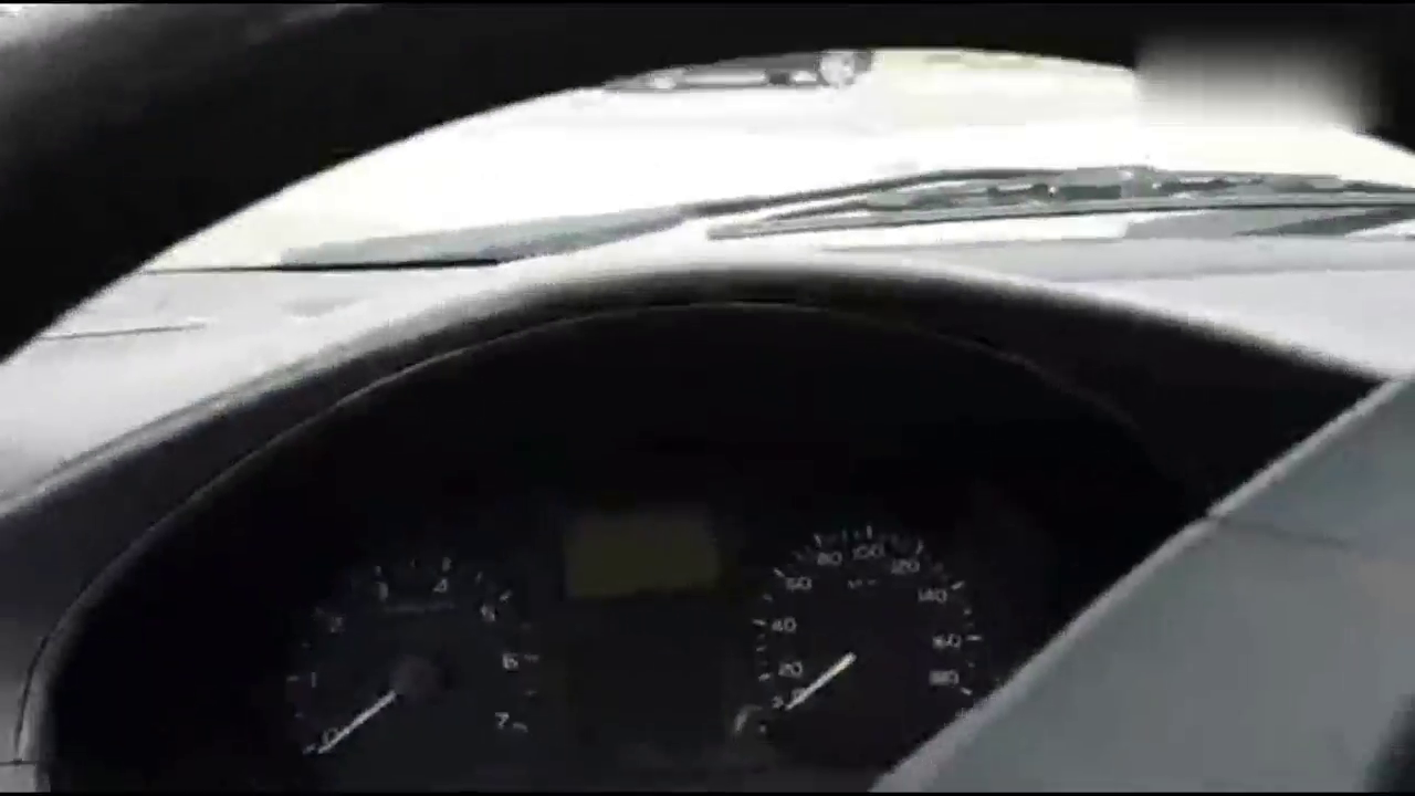 破解五菱汽车为何会有跑车的声音！