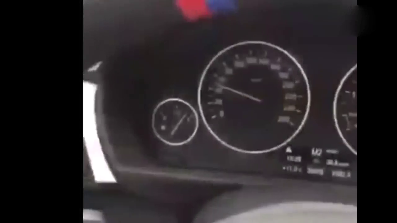 把面包车能开出跑车的范，只服这哥们