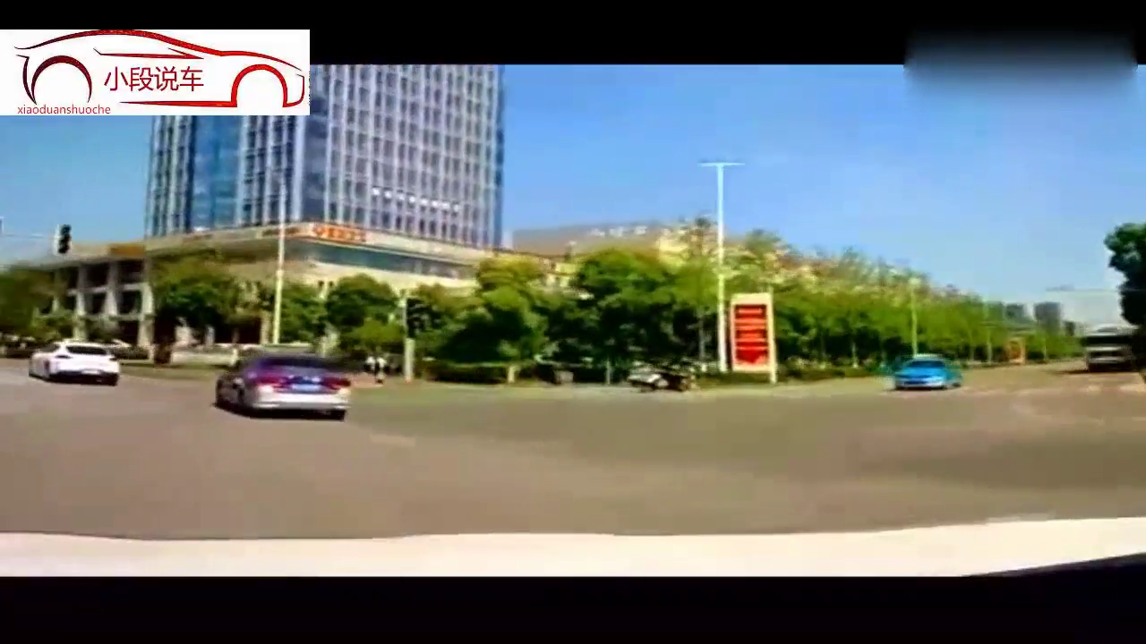 出租车宁可飞去来，也不去撞保时捷，不愧是老司机