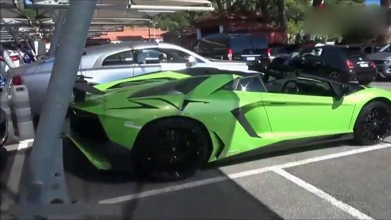 街拍超级跑车炸街暴走 限量版兰博基尼 法拉利一狂到底