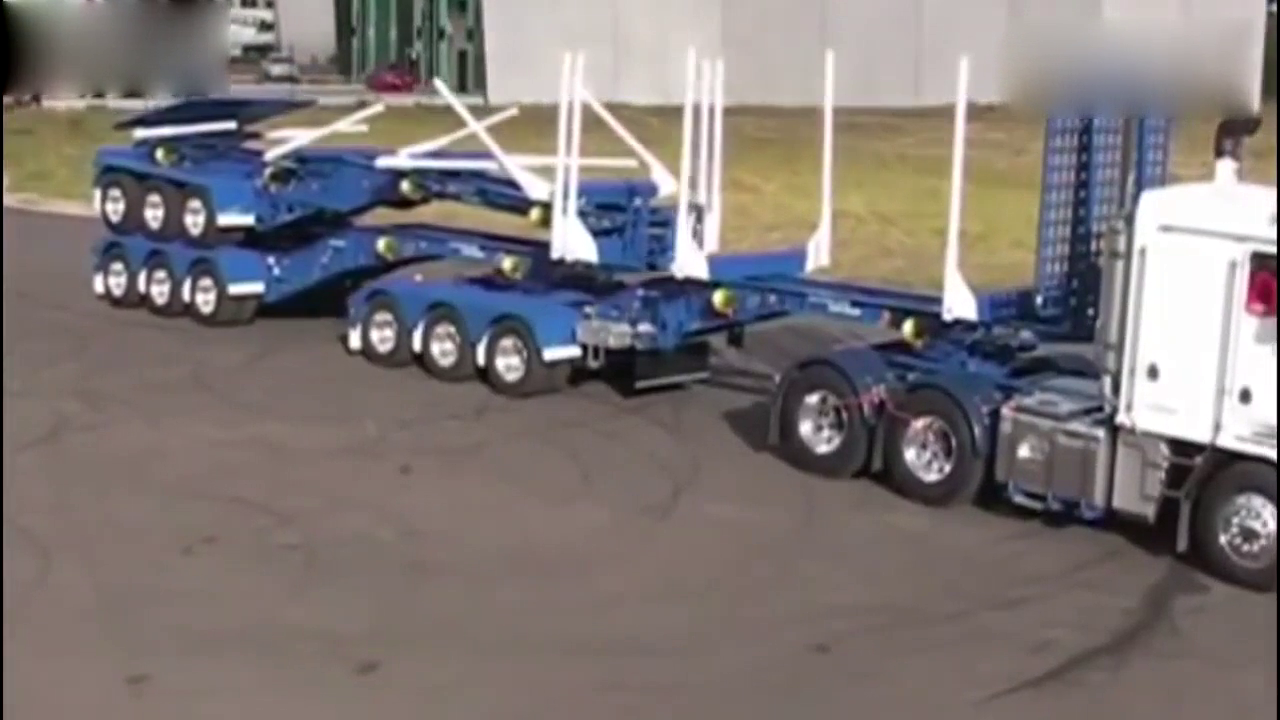 转弯的瞬间，才知道什么是超级卡车！