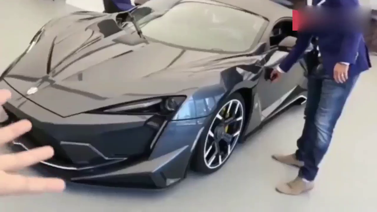 一脚油门下去才知道什么叫超级跑车!迪拜王子的9000万莱肯！