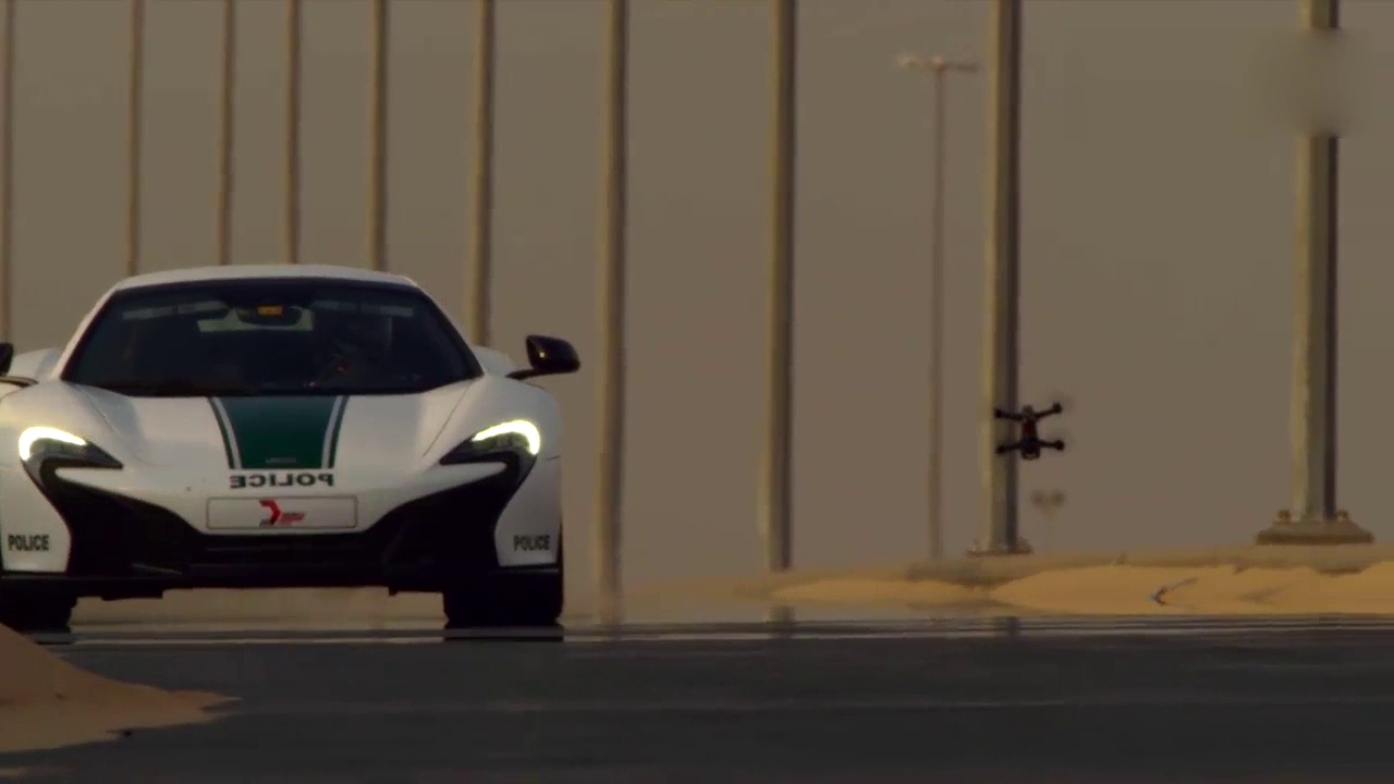 跑车和无人机对飚