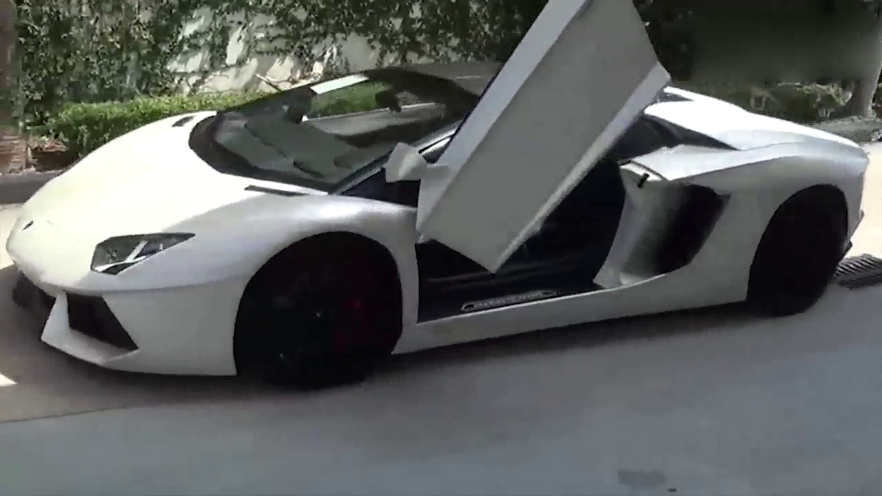 跑车兰博基尼Aventador LP 700—4，启动驾驶展示，霸气十足！