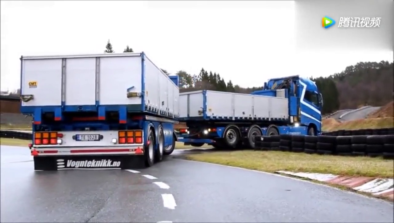 这两卡车，能开起来，需要真技术！