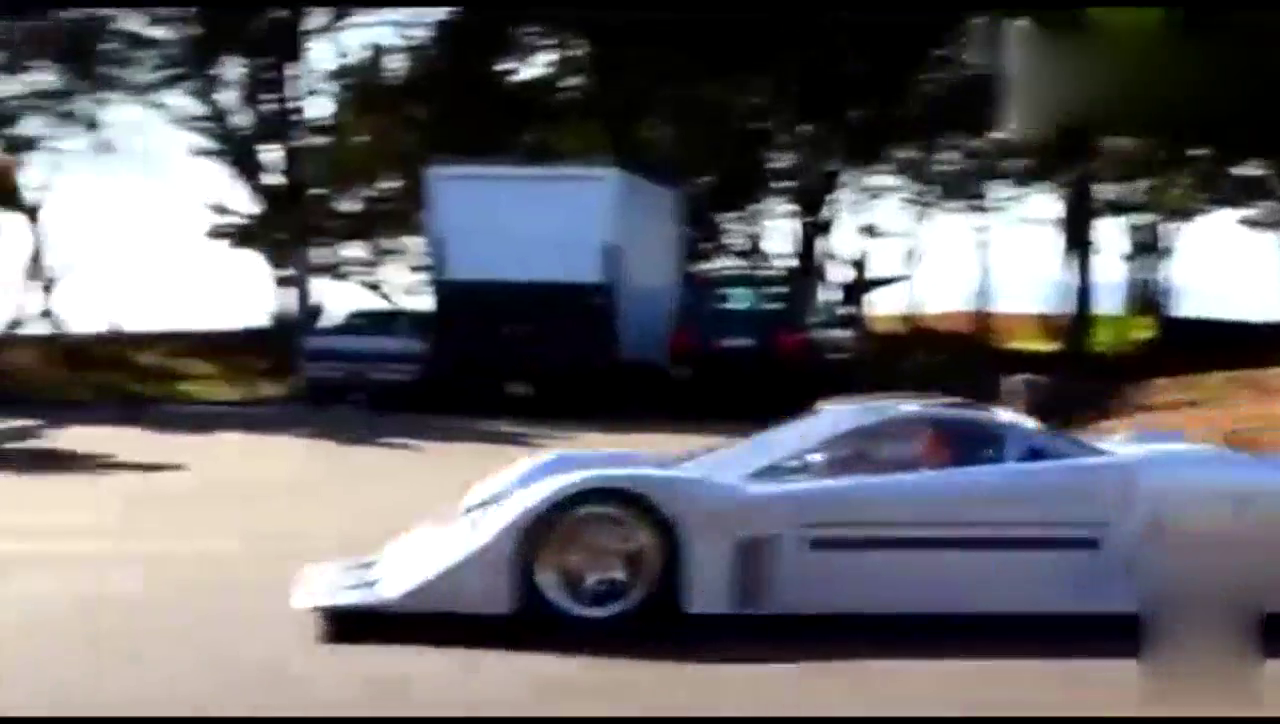 开始以为只是一辆跑车，下水的那一刻才霸气