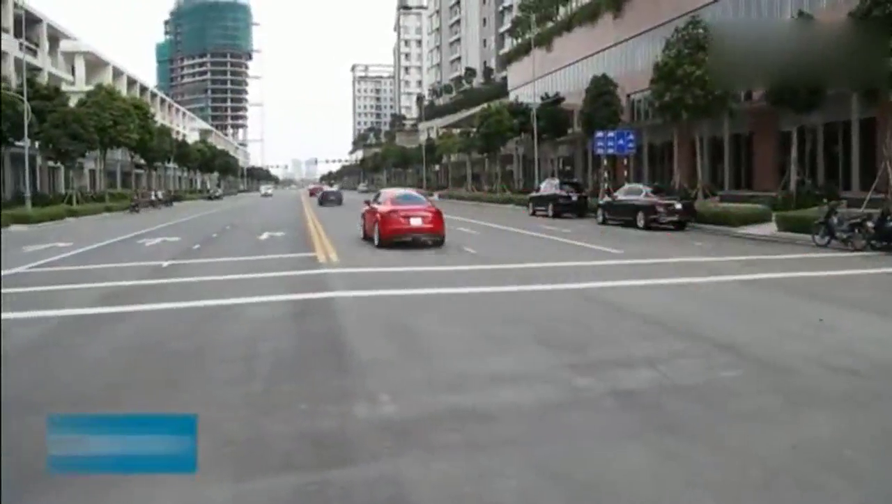 越南富二代，街头炫耀20多辆豪华跑车 有钱人的世界就是高调